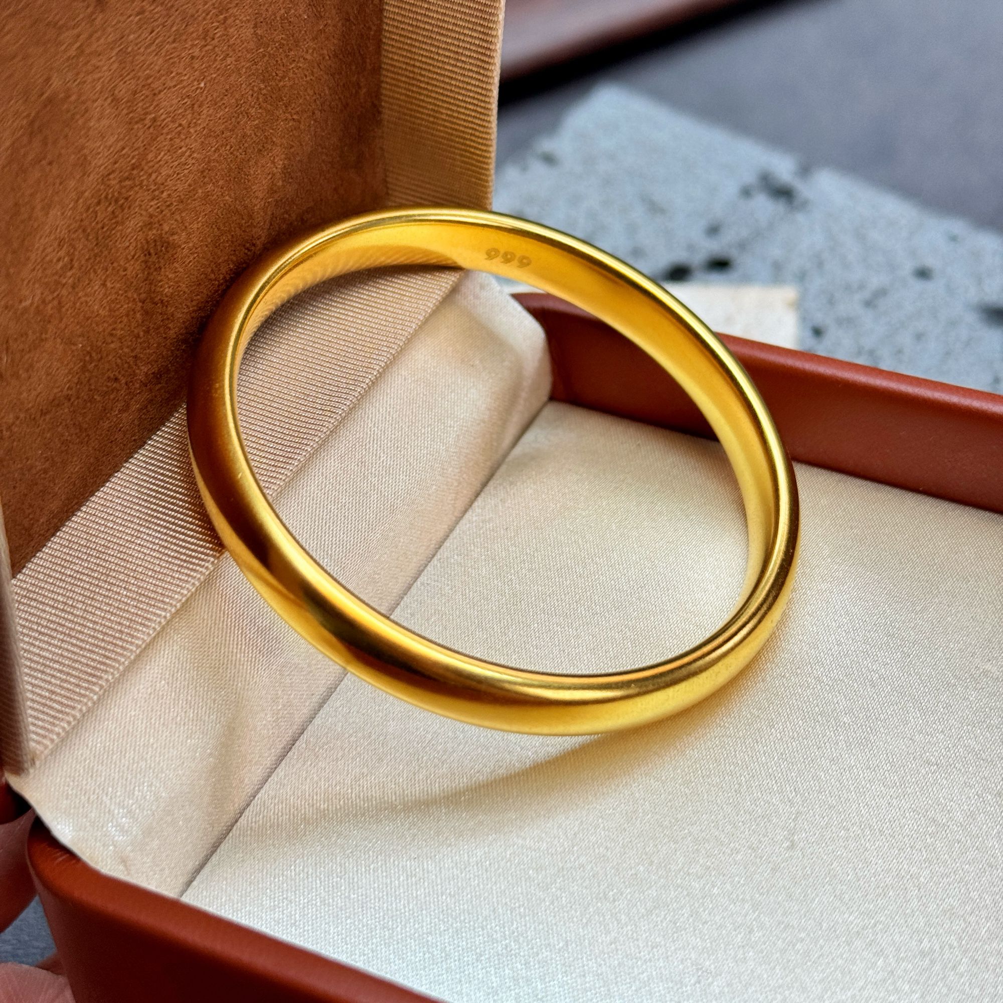       8N泥鳅背手镯时尚女款