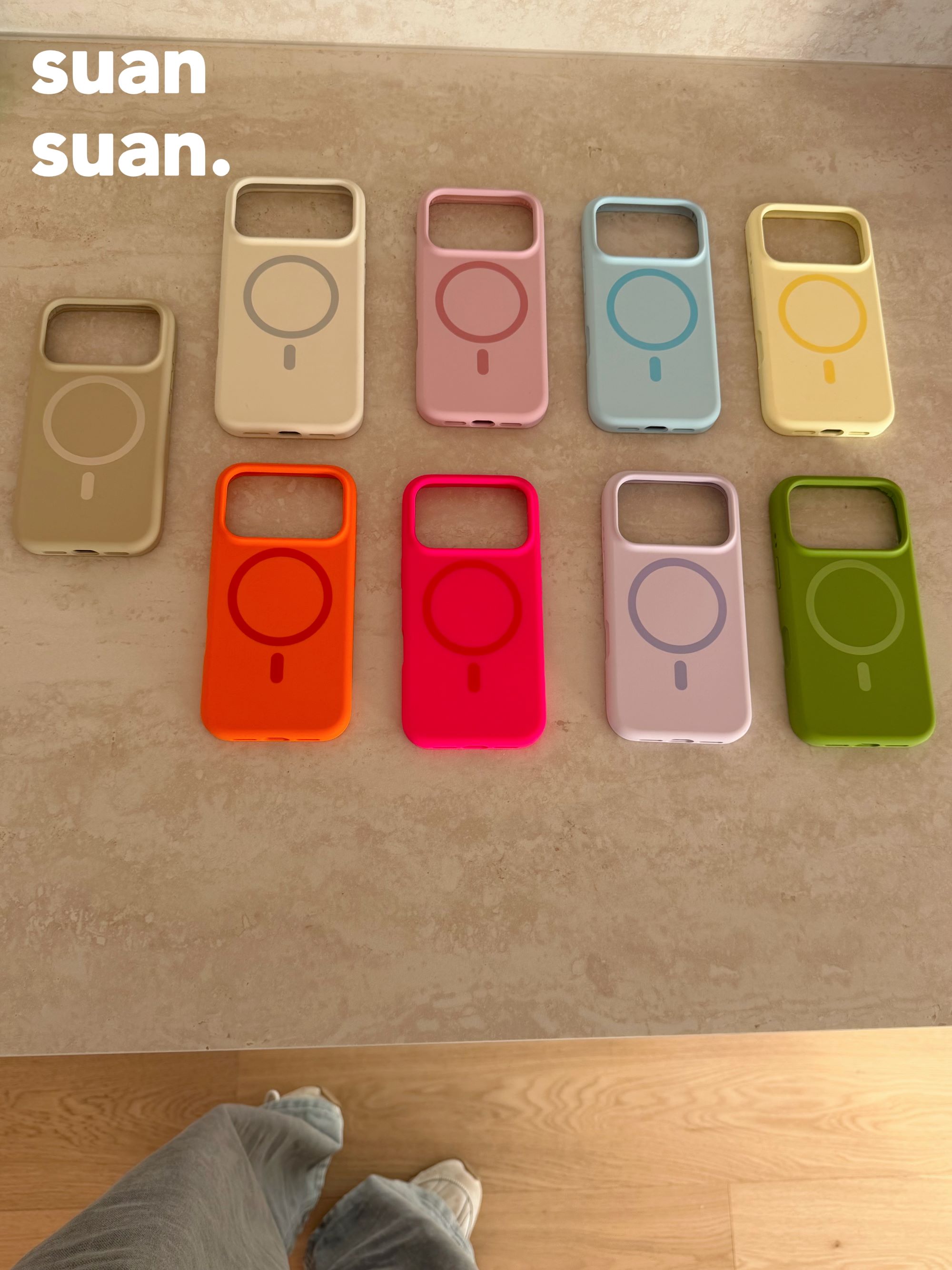 suansuan强磁吸！高级纯色糯唧唧液态硅胶磁吸手机壳适用苹果17pro