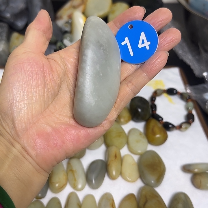 和田玉（糖玉）未镶嵌颈饰