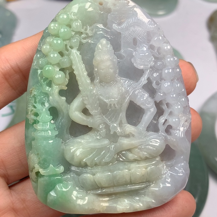 牛***D翡翠未镶嵌颈饰翡翠