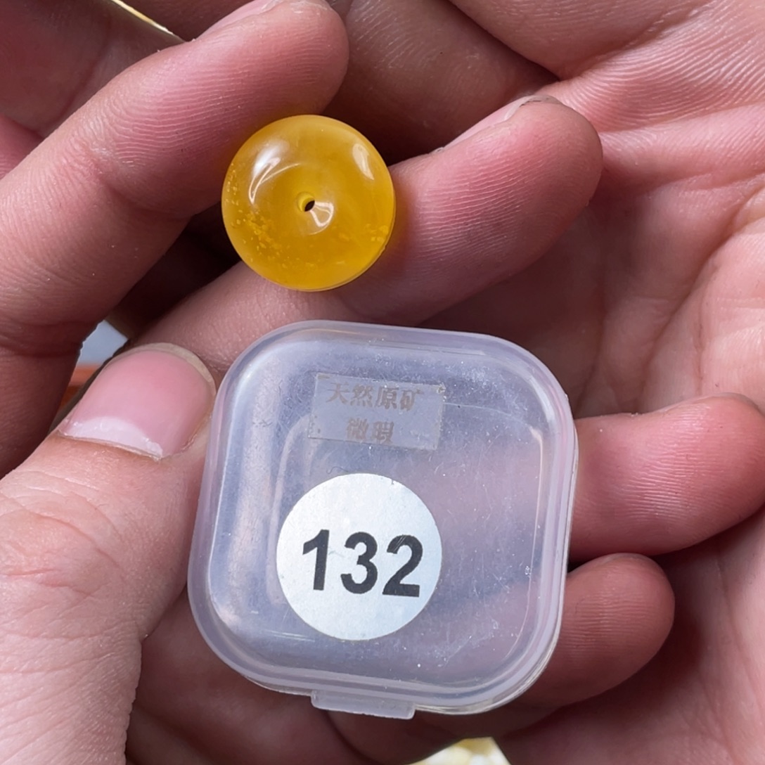 琥珀未镶嵌珠宝奇石