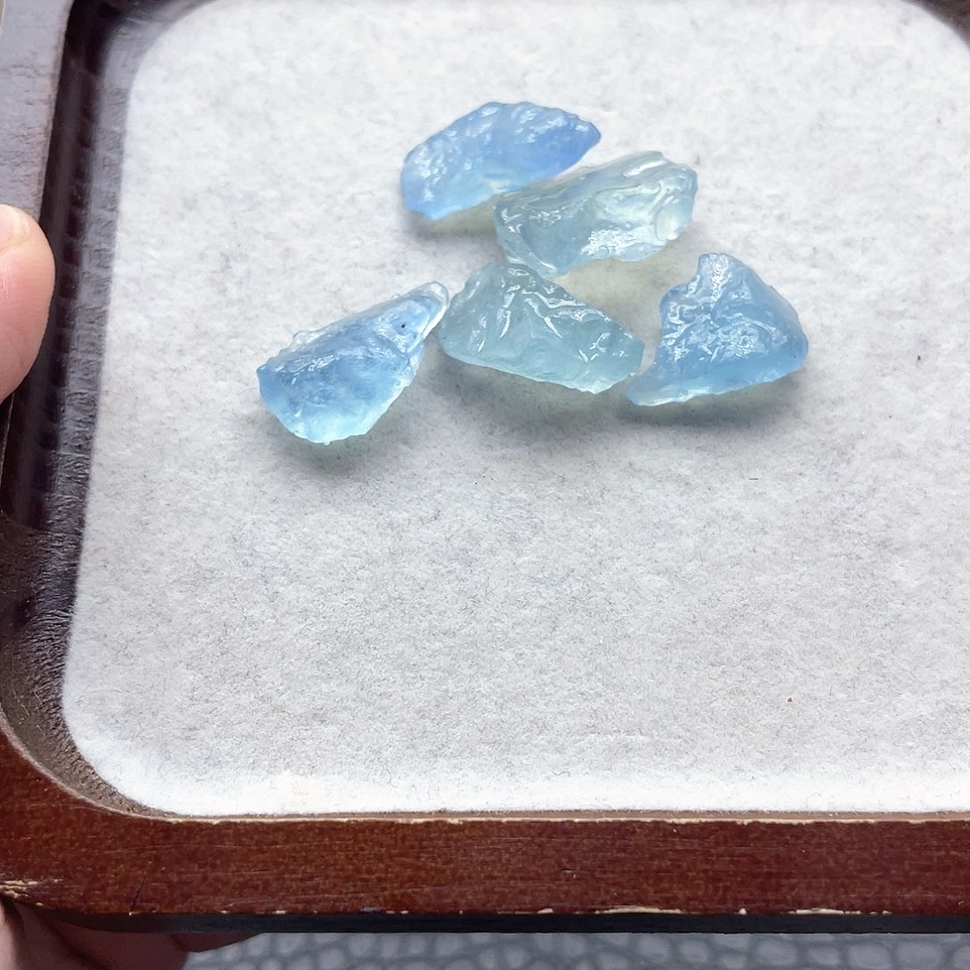 未镶嵌水晶珠宝半成品20(海蓝宝原石）
