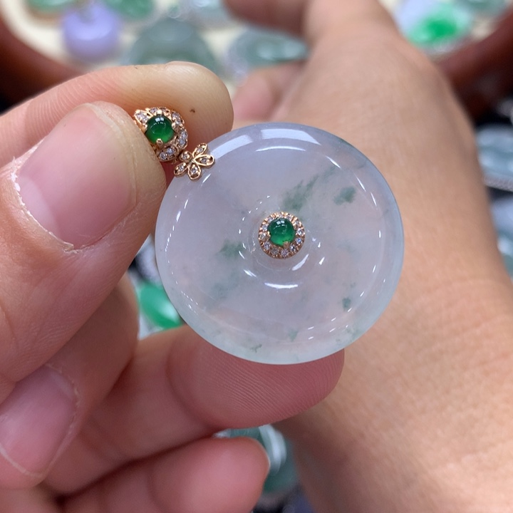 翡翠吊坠(不含链)18K金镶嵌