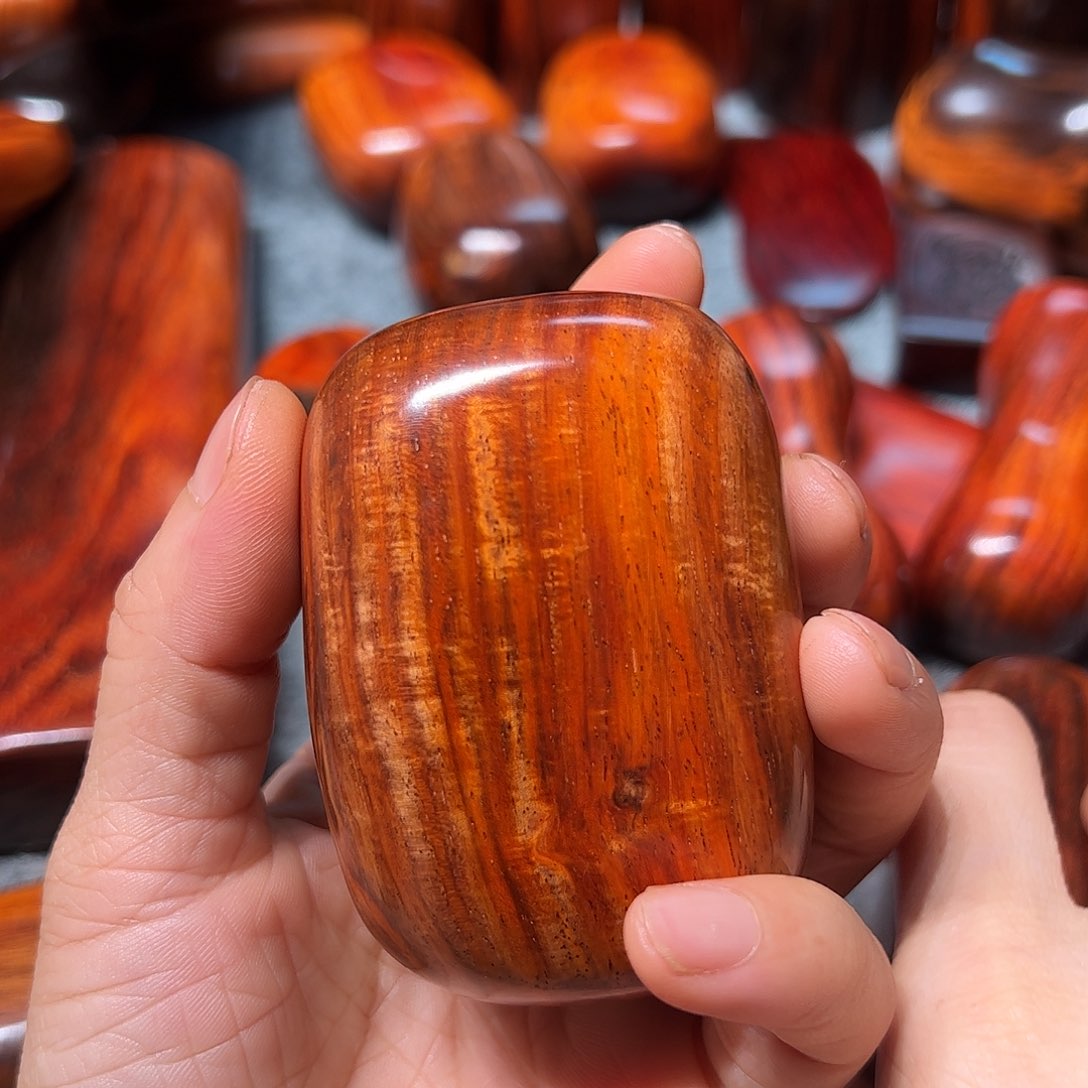 悬***世交趾黄檀（大红酸枝）