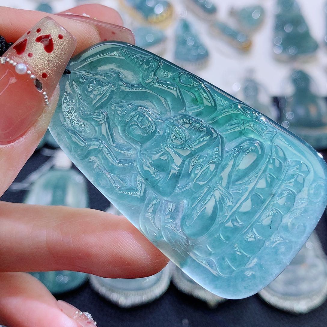 翡翠颈饰未镶嵌翡翠