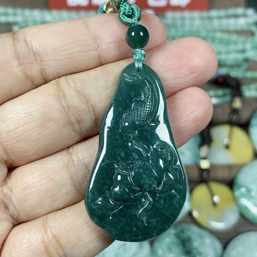 【闪购商品】翡翠颈饰未镶嵌玉吊坠翡翠玉随性连连有鱼连年有余
