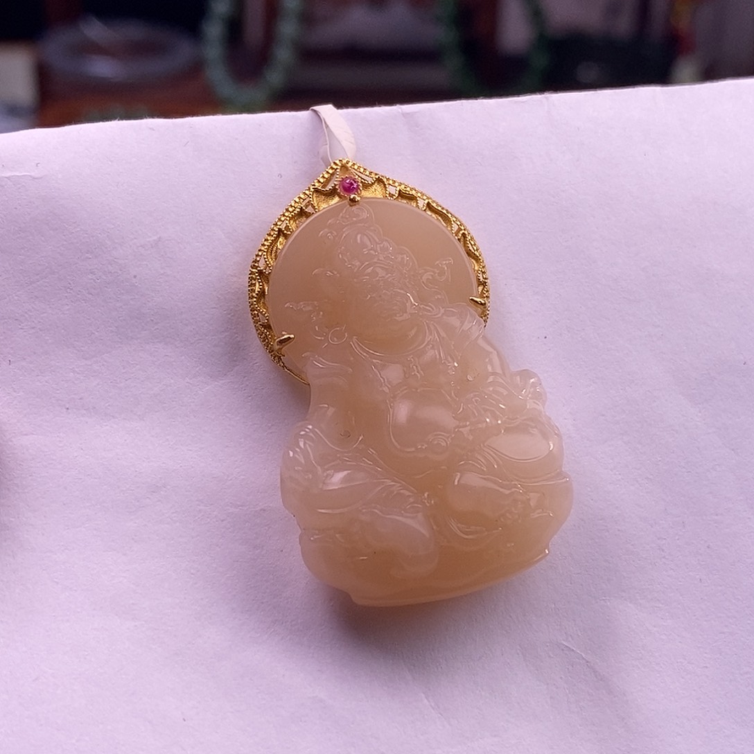 颈饰未镶嵌和田玉毕业级老料浓藕粉金镶黄财神
