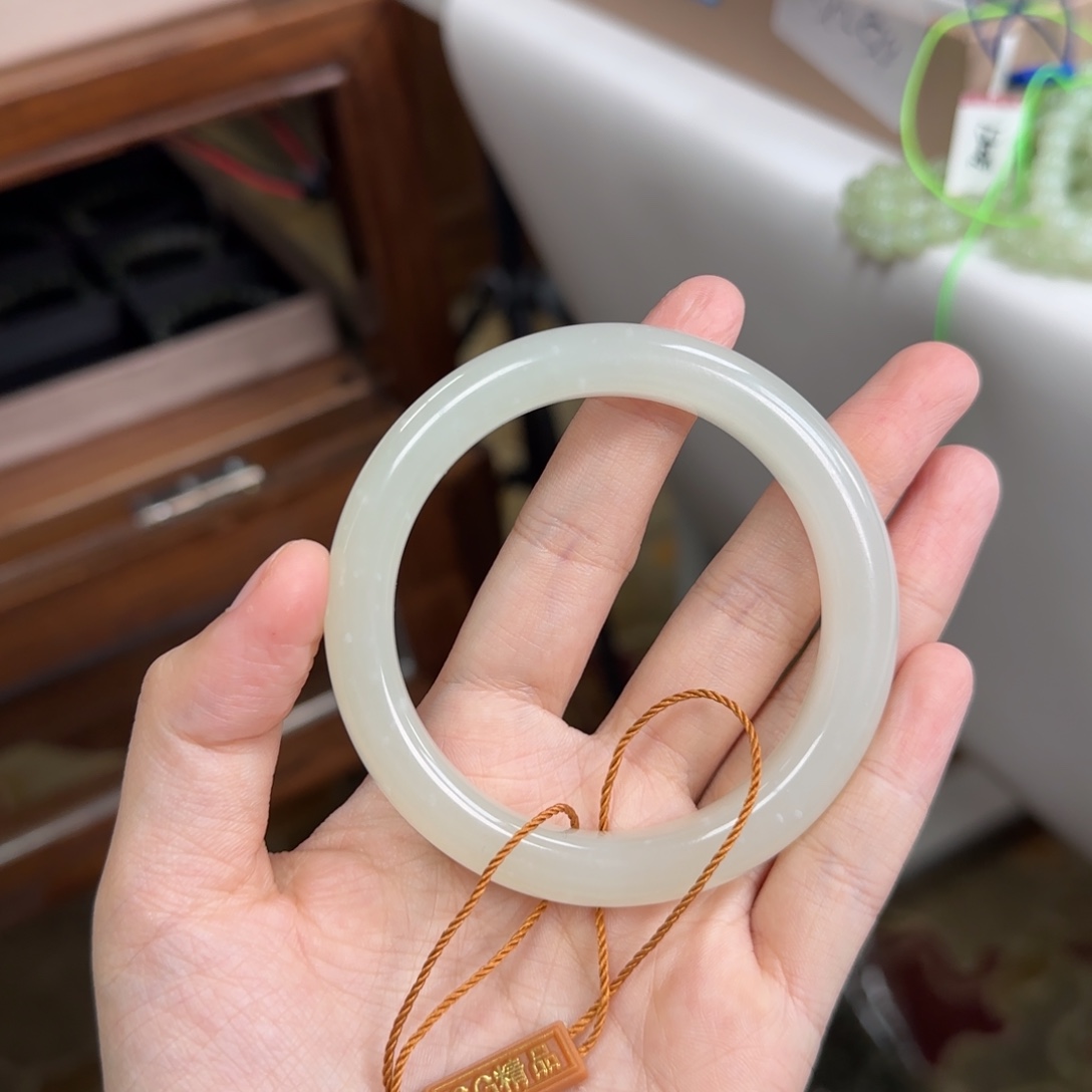 和田玉未镶嵌手镯57