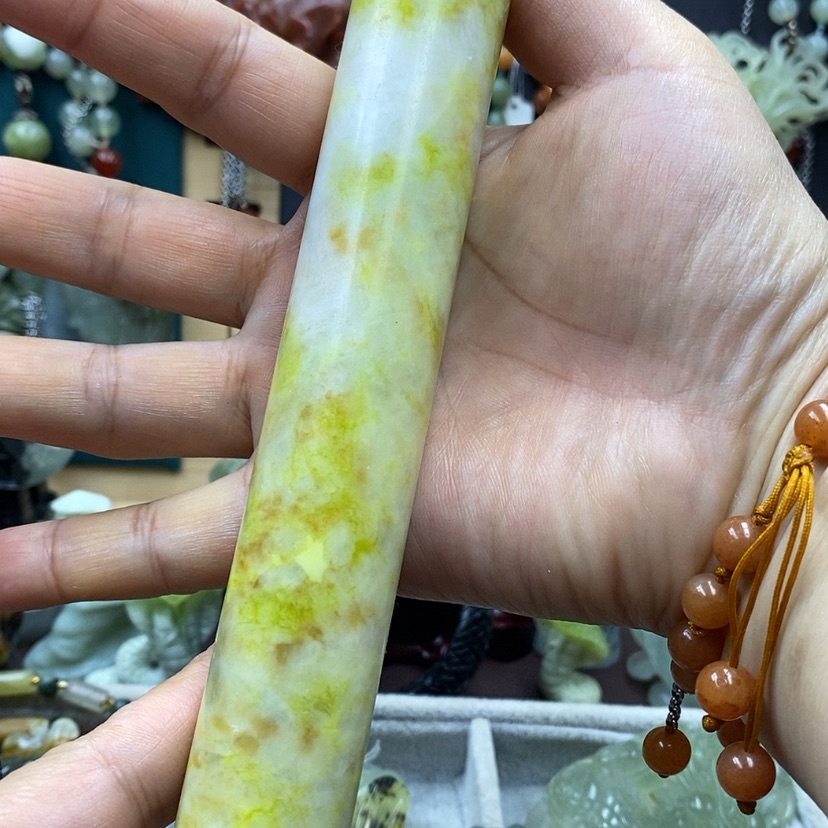 【闪购商品】蛇纹石玉敢面杖未镶嵌