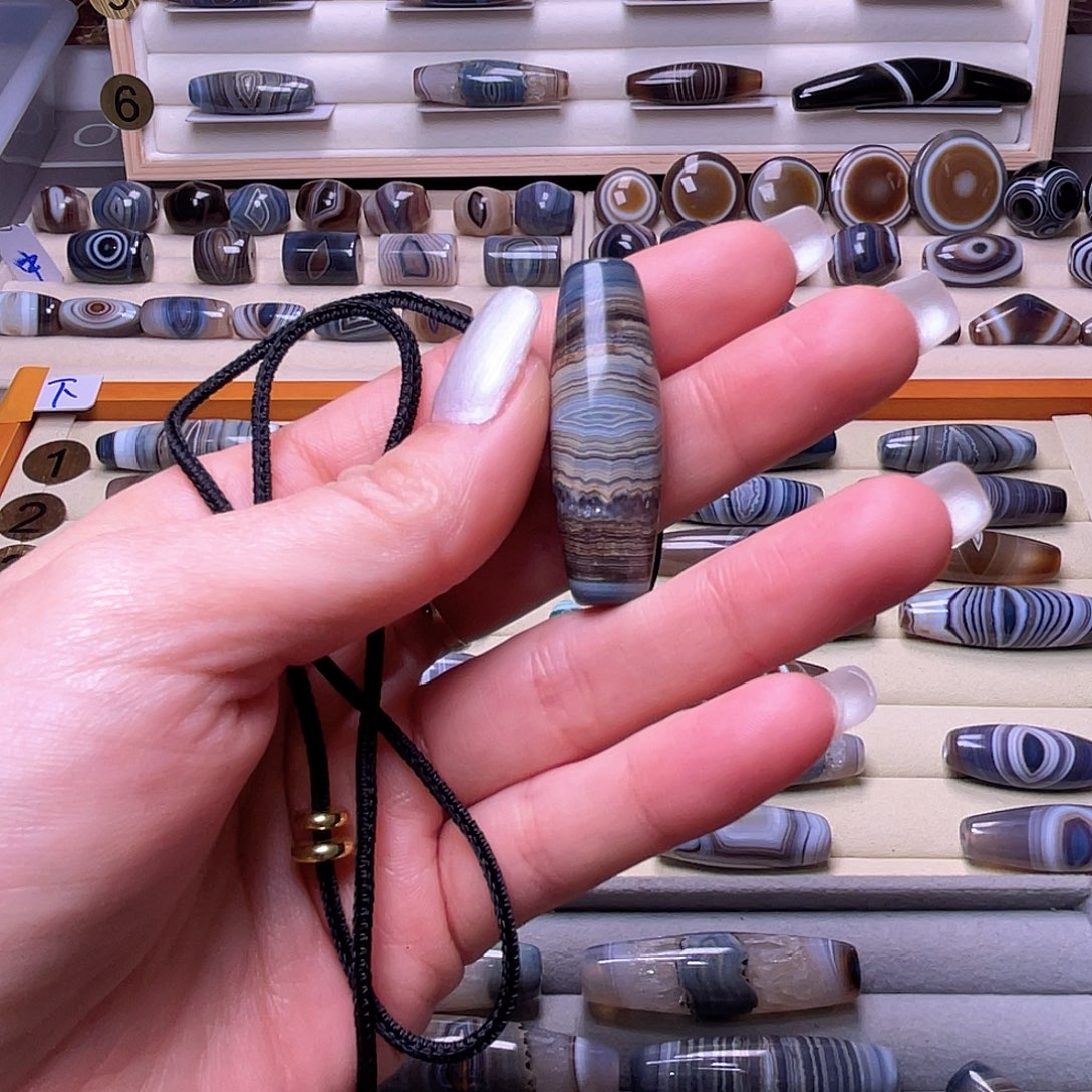 昵***置玛瑙/玉髓未镶嵌颈饰