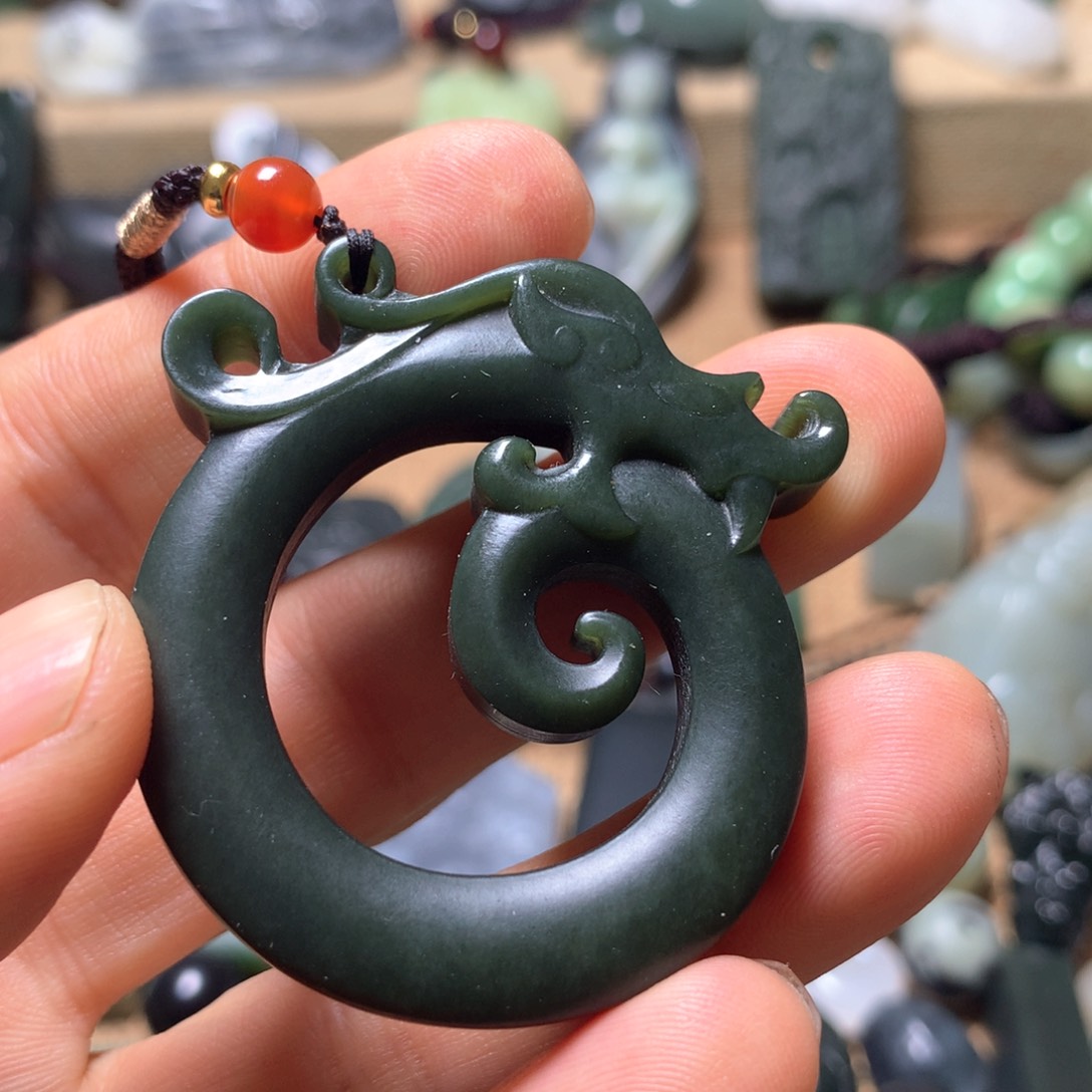 和田玉颈饰未镶嵌