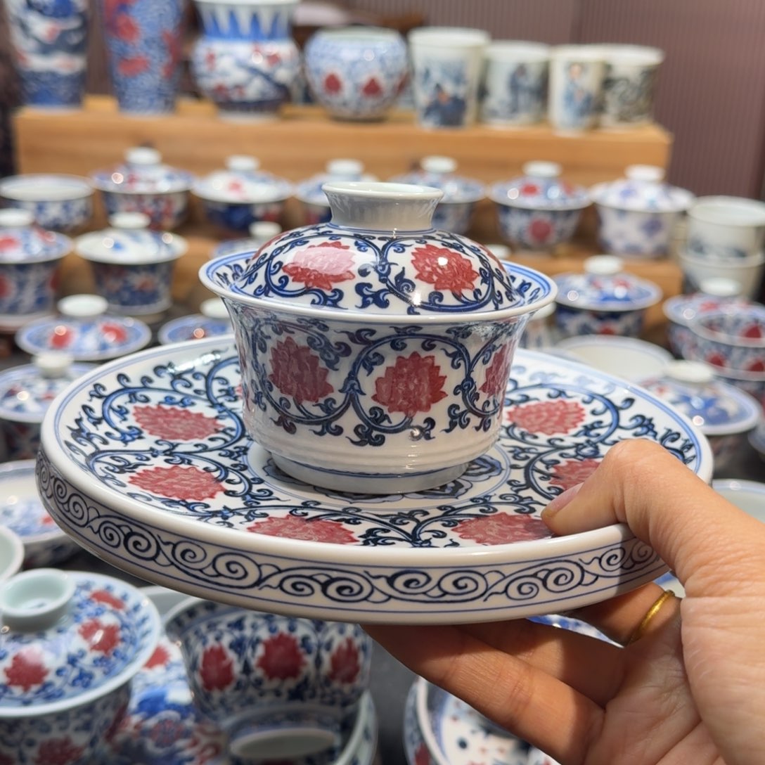 满绘盖碗加微瑕壶承