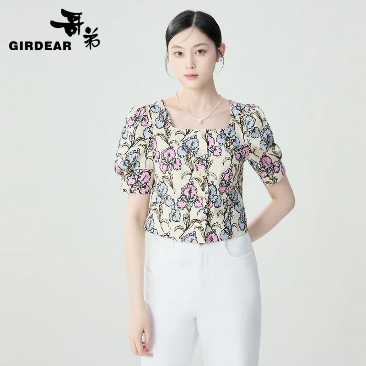 GIRDEAR/哥弟夏季通勤轻薄女印花气质方领衬衫1300683-83色