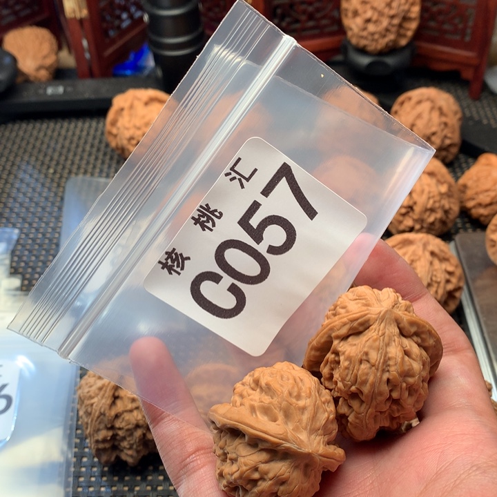 文玩核桃吊坠霸王