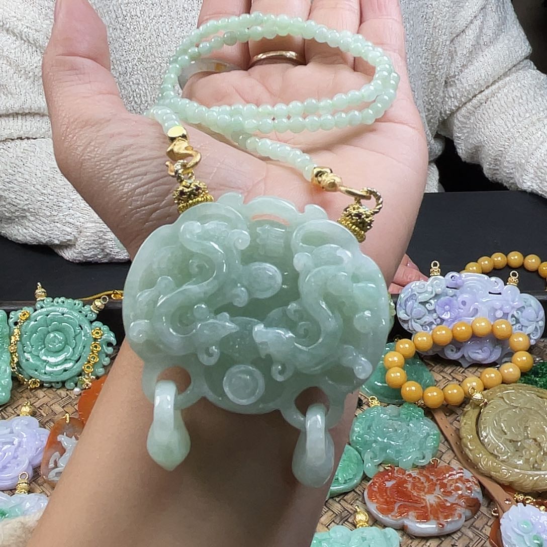 翡翠未镶嵌颈饰翡翠