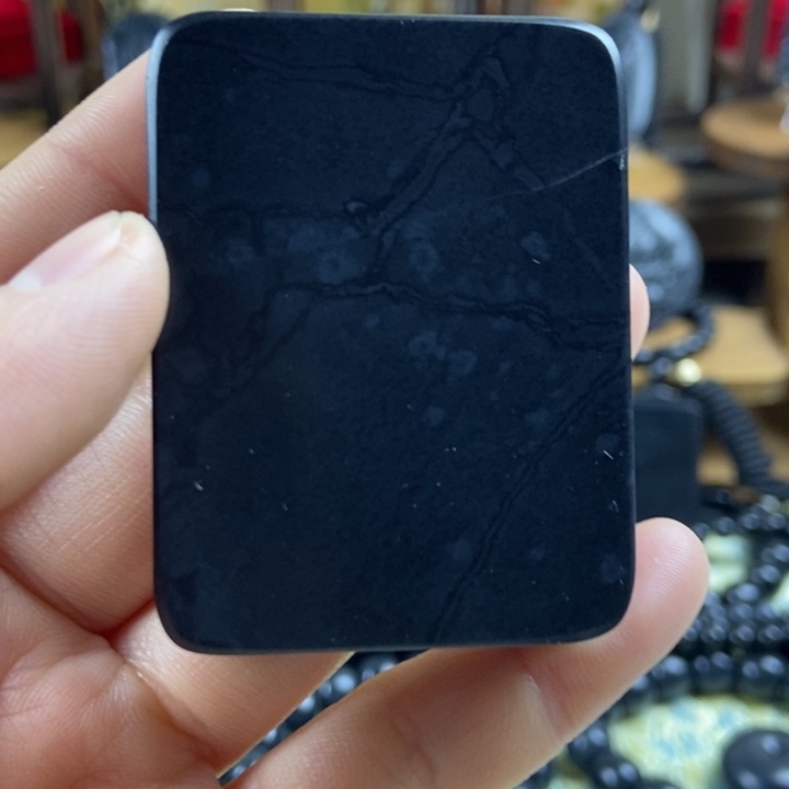 和田玉（墨玉）未镶嵌颈饰刚板微瑕包容