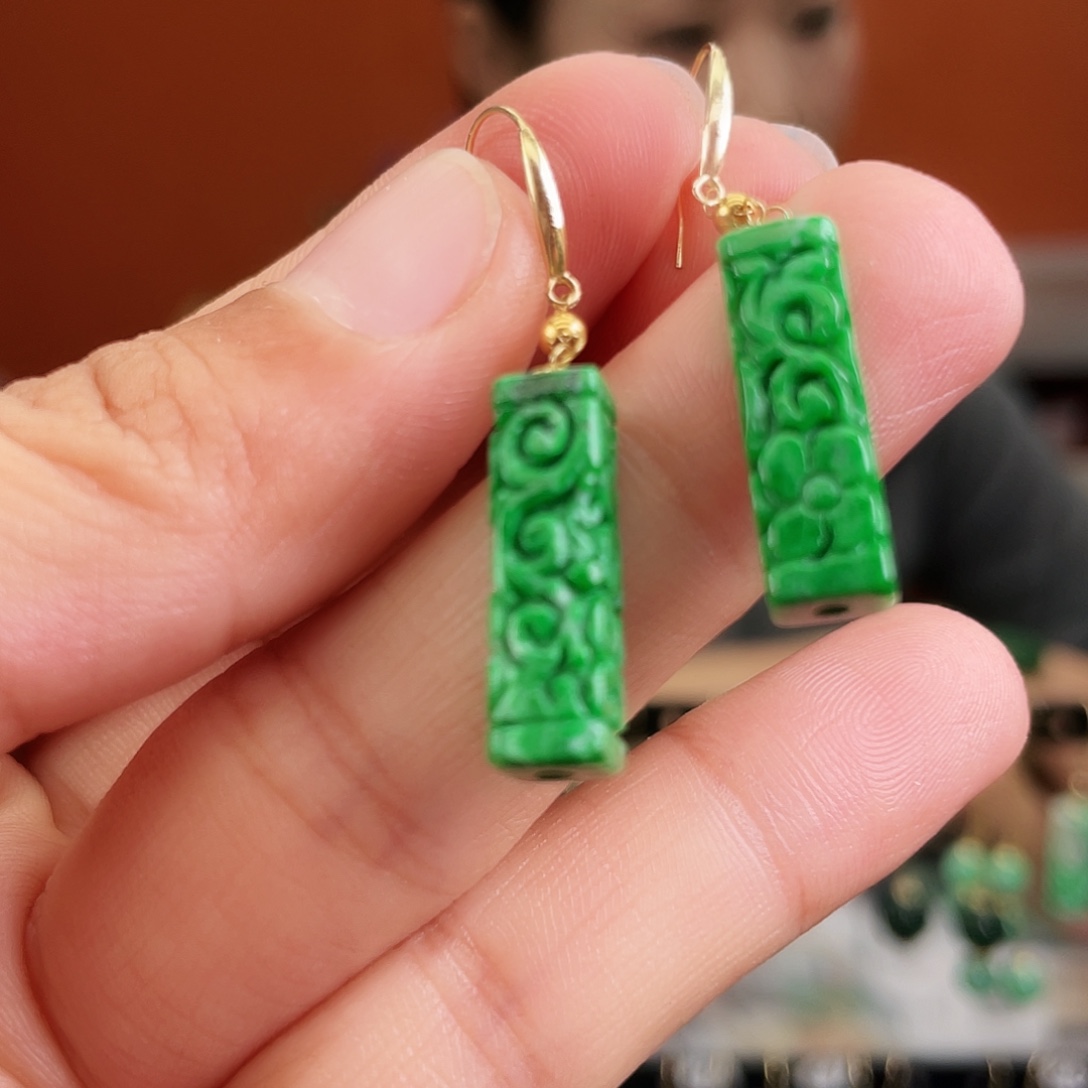 翡翠18K金镶嵌耳饰