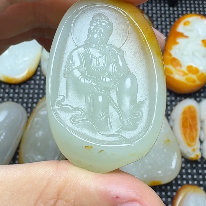 和田玉颈饰未镶嵌