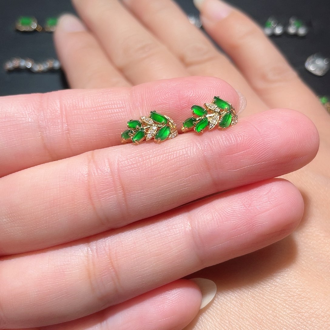 翡翠耳饰18K金镶嵌南非钻