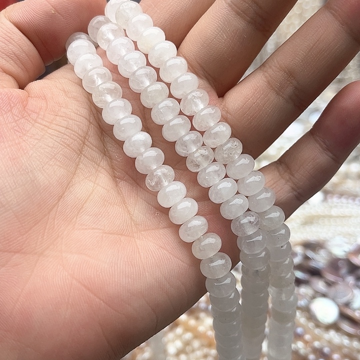 未镶嵌玛瑙/玉髓珠宝半成品一条8mm左右水晶算盘珠