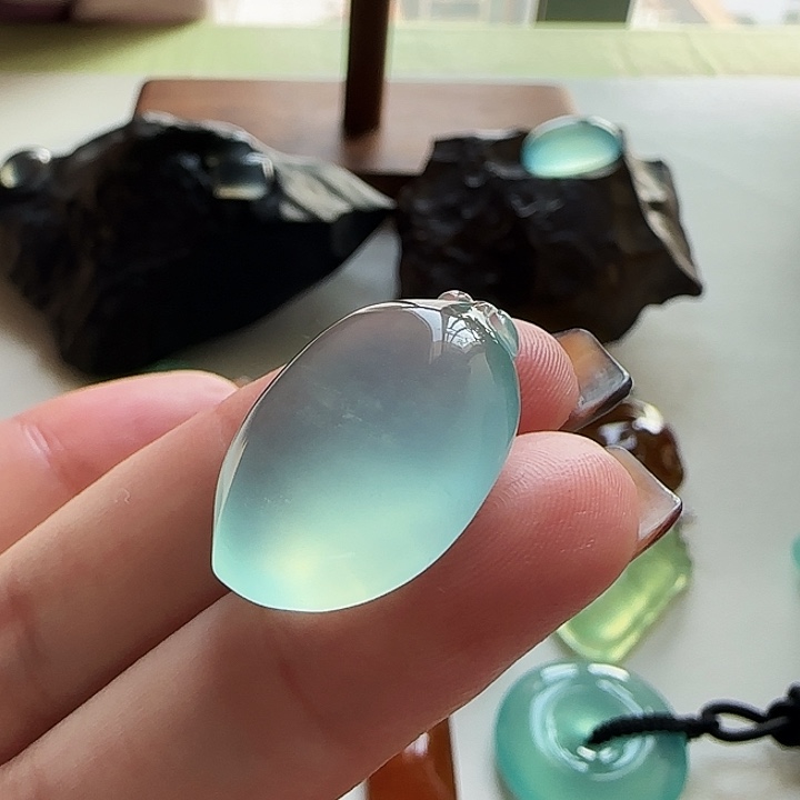 铃***当岫玉未镶嵌颈饰岫玉