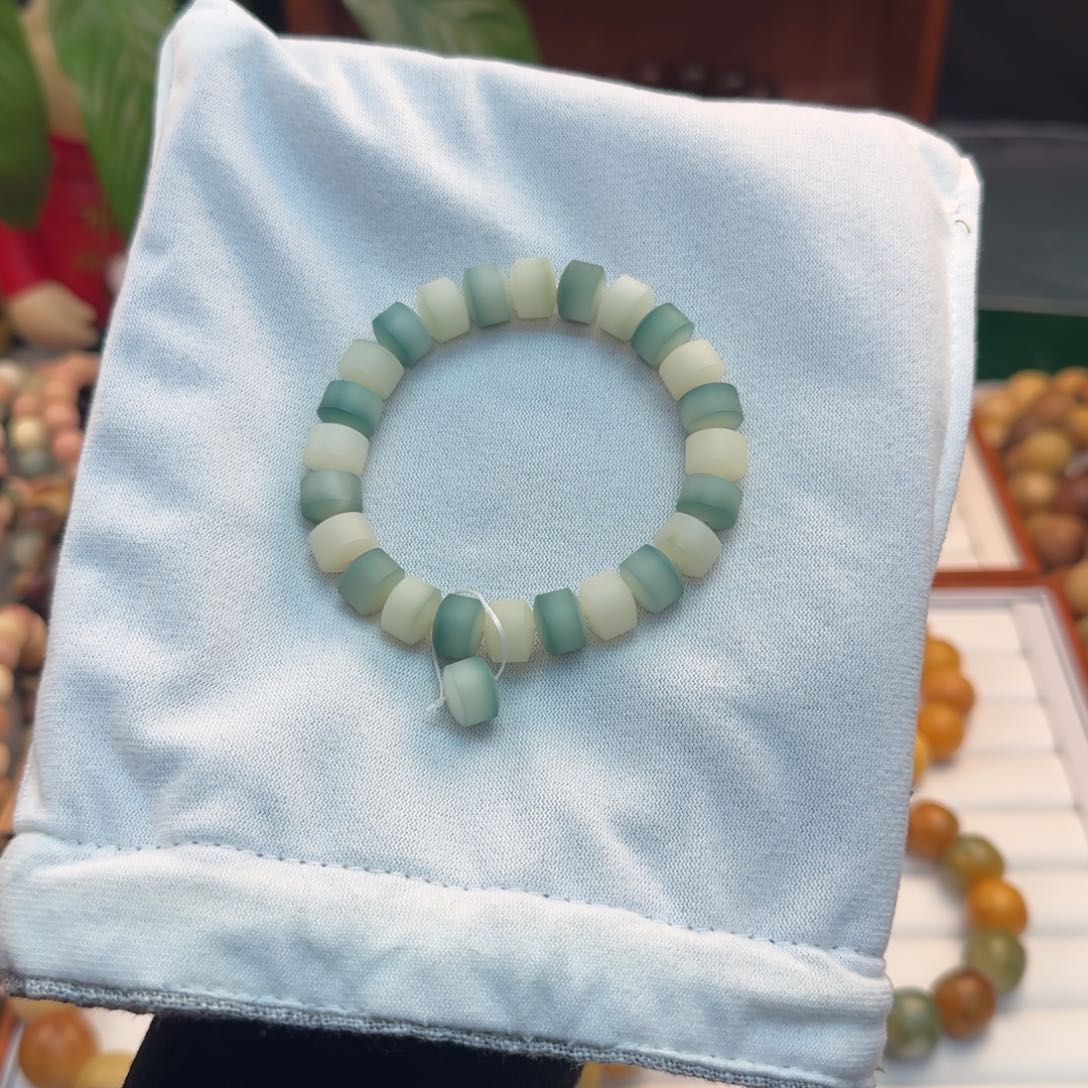 菩提根/象牙果手串卡10.5金纶全品薄荷绿