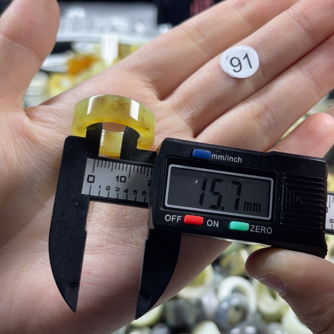 蛇纹石玉未镶嵌戒指