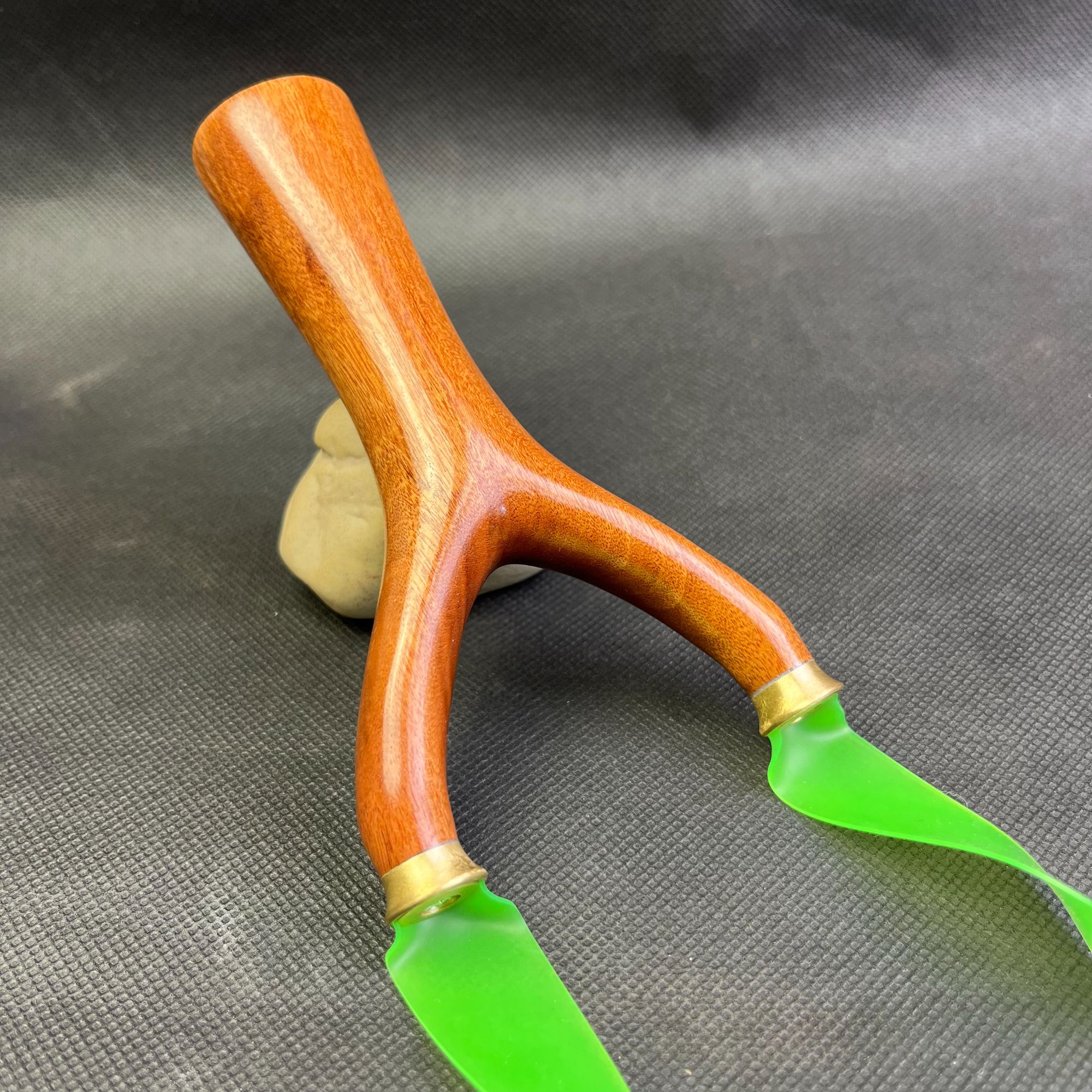 非洲沙漠铁 快压直把叉实木扁皮弹弓一把 外75撑头15mm左右