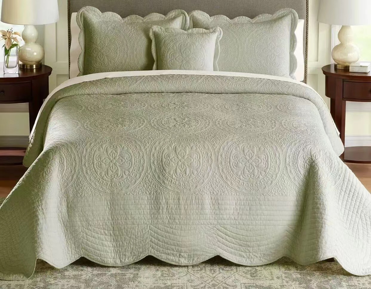 017.精美绗缝圆形花边牛油果绿大尺寸床盖外贸！！略微折痕印小瑕！