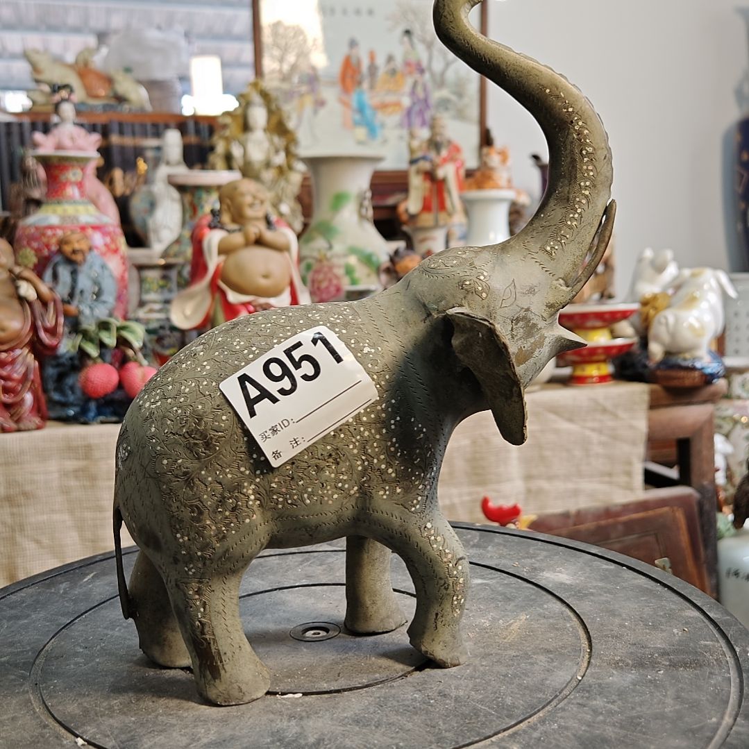 行***然瓷片明玉家的老物件