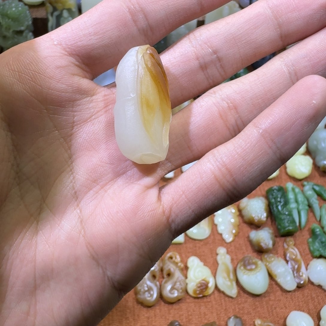 和田玉颈饰未镶嵌