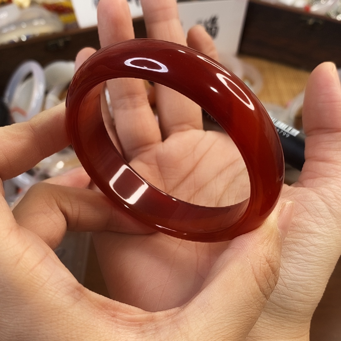 玛瑙/玉髓未镶嵌手镯C115。 58.4圈