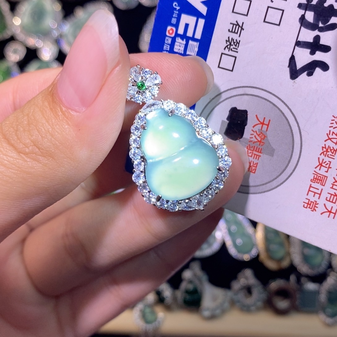 翡翠未镶嵌颈饰天然