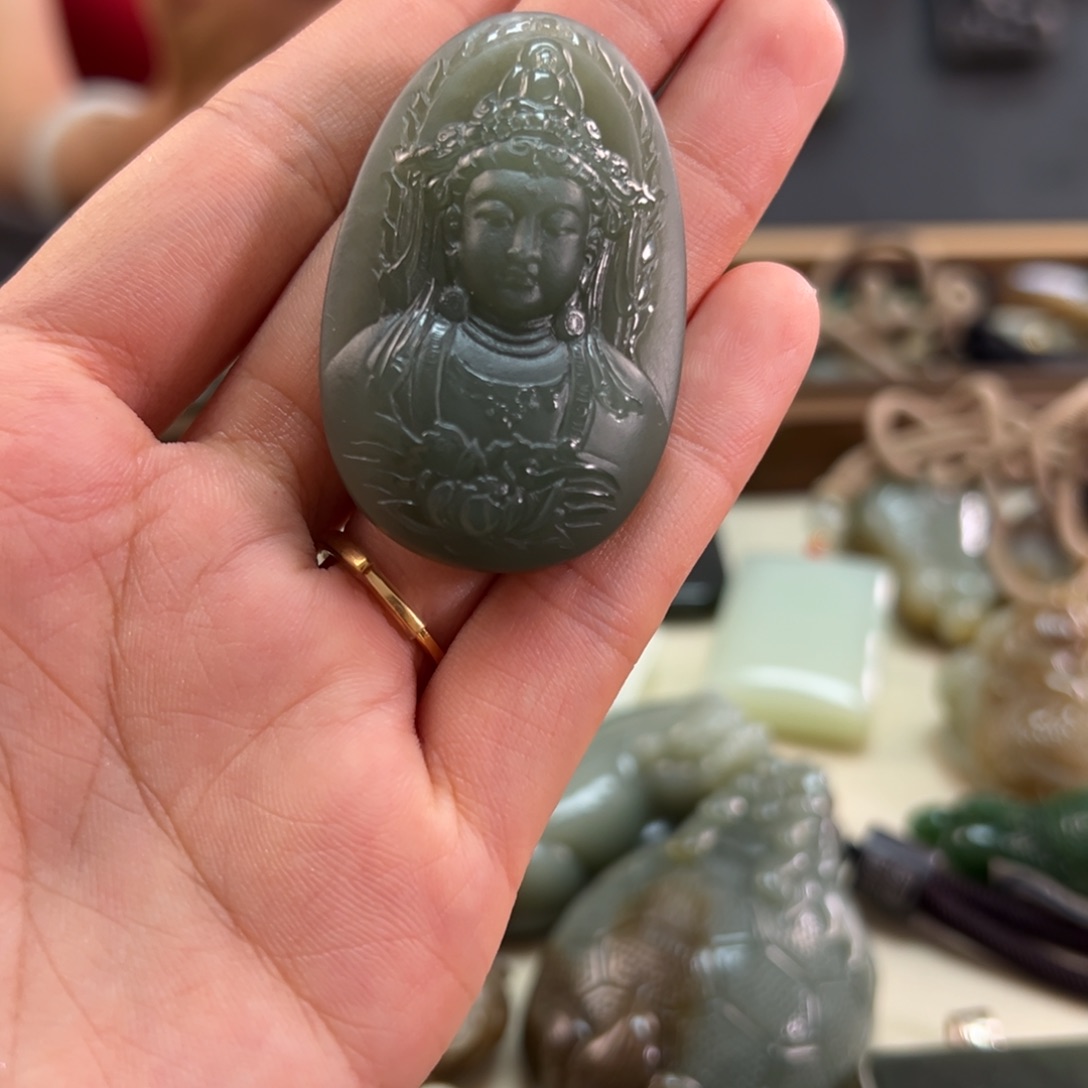 和田玉未镶嵌颈饰