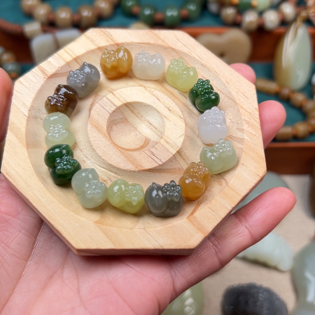 超***奥和田玉未镶嵌颈饰