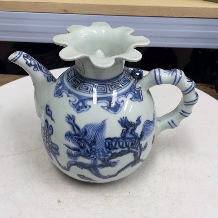 陶瓷青花瓷器壶一把