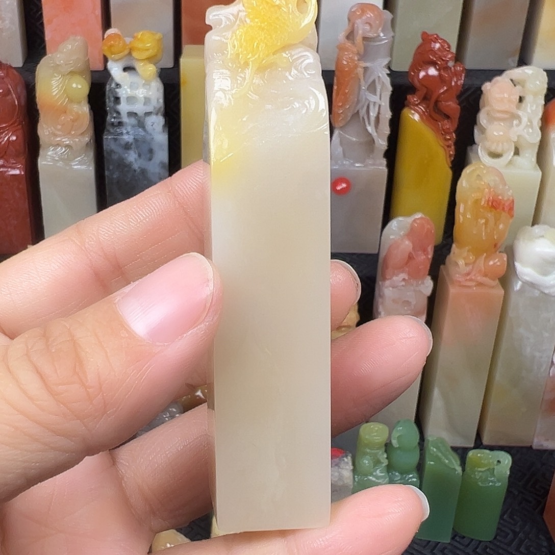 秦***草寿山石寿山石寿山石精品印章