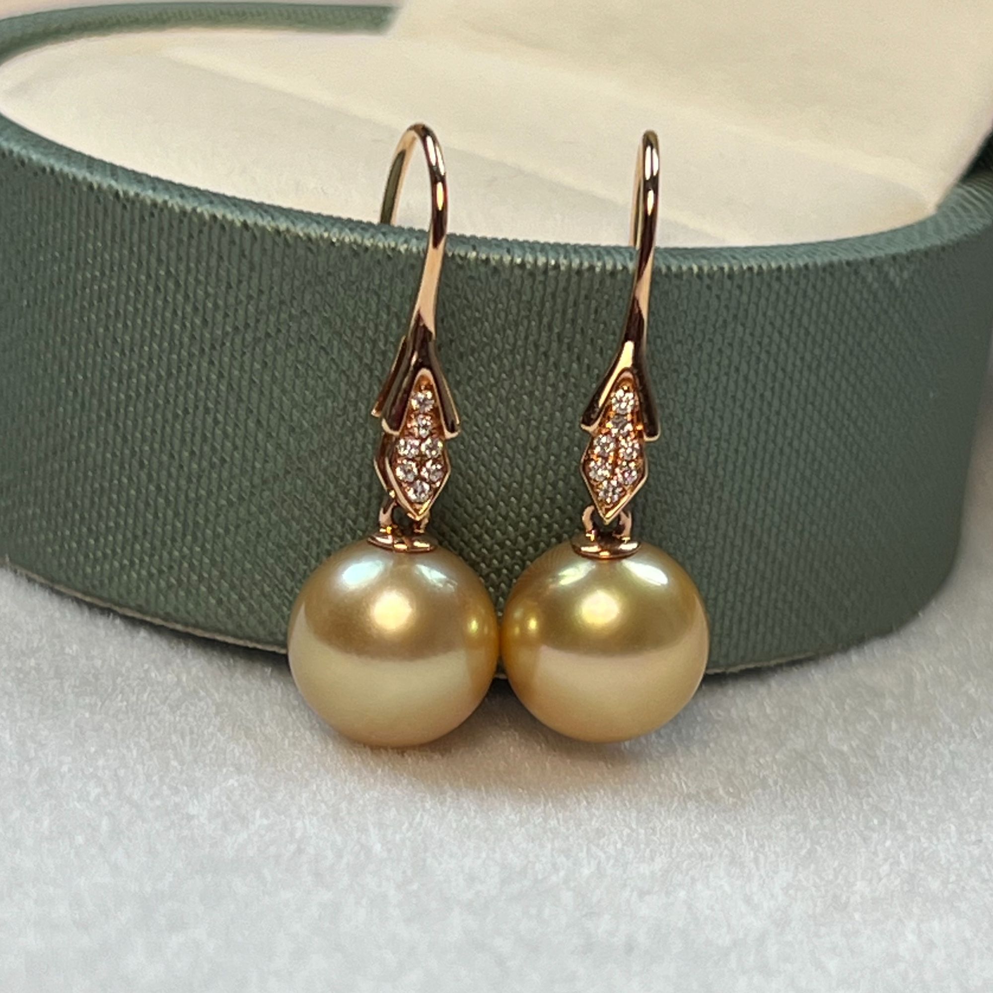 海水珍珠南洋金珠耳坠18K金镶钻9.8mm正圆极强光浓茶金时尚优雅