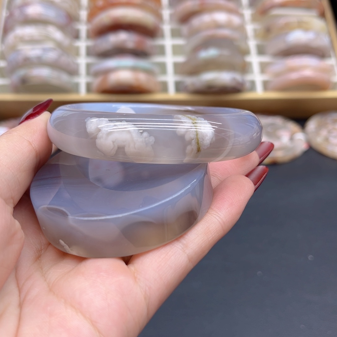 玛瑙/玉髓手镯未镶嵌孙*芳59