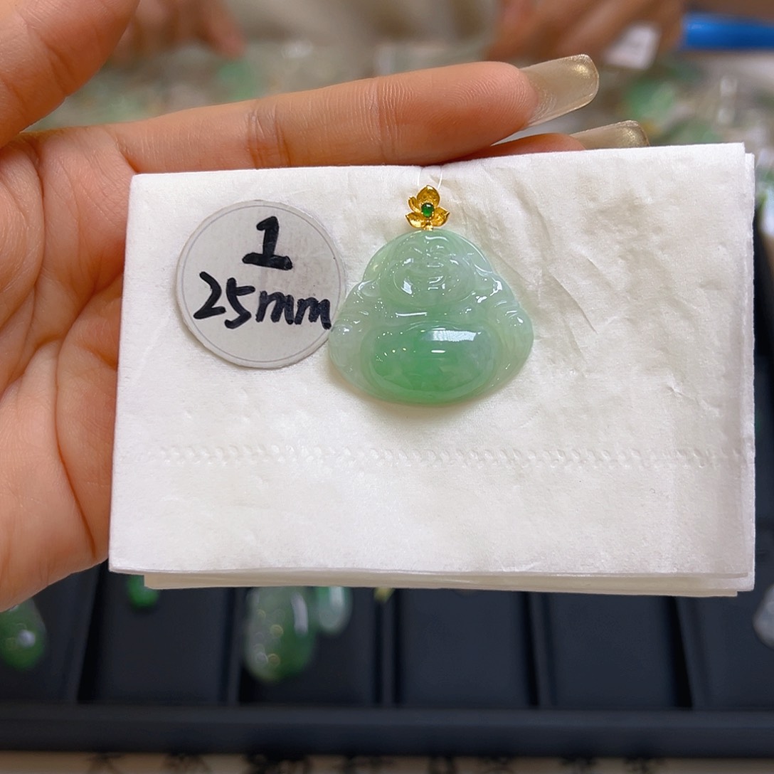 翡翠颈饰18K金镶嵌翡翠