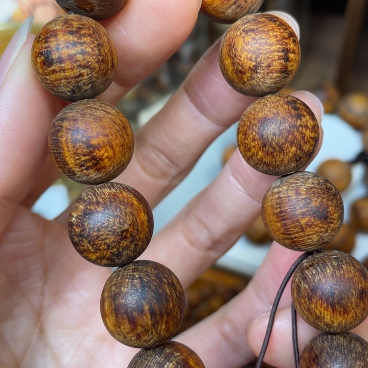 贡木手串/手链深**神手串