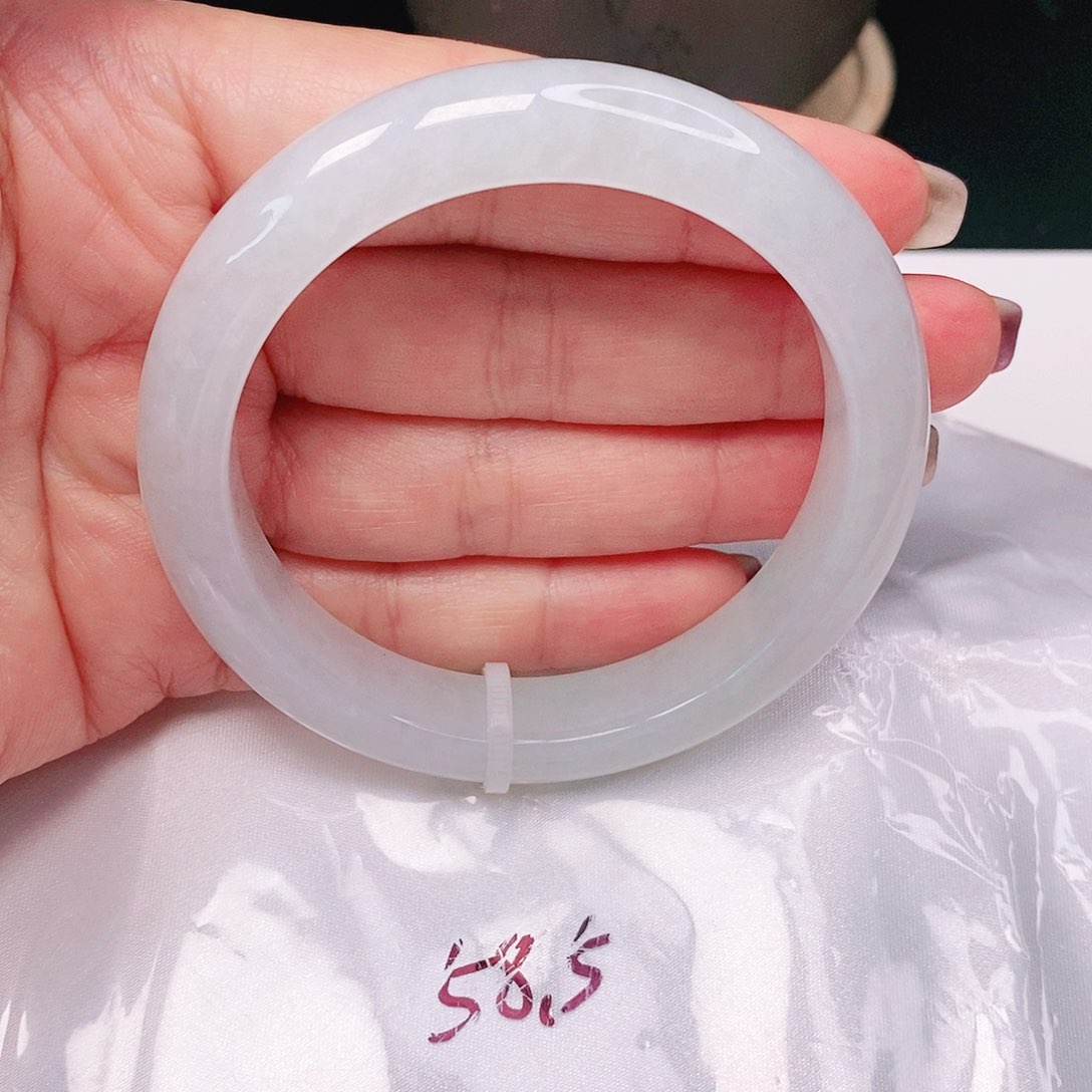 【闪购商品】翡翠手镯未镶嵌正