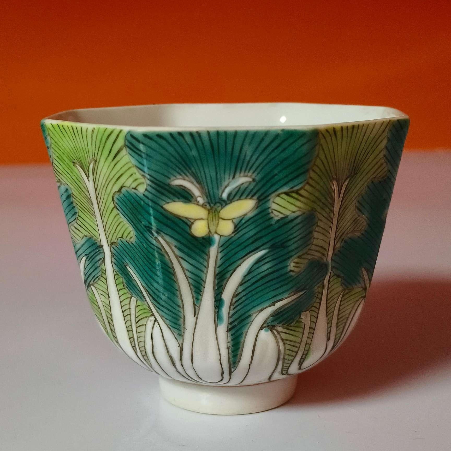 3355清晚期 绿地白菜纹八棱杯