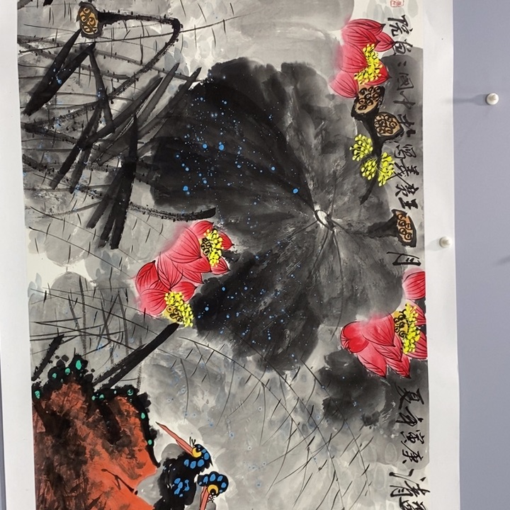 手绘作品等多种形式进行