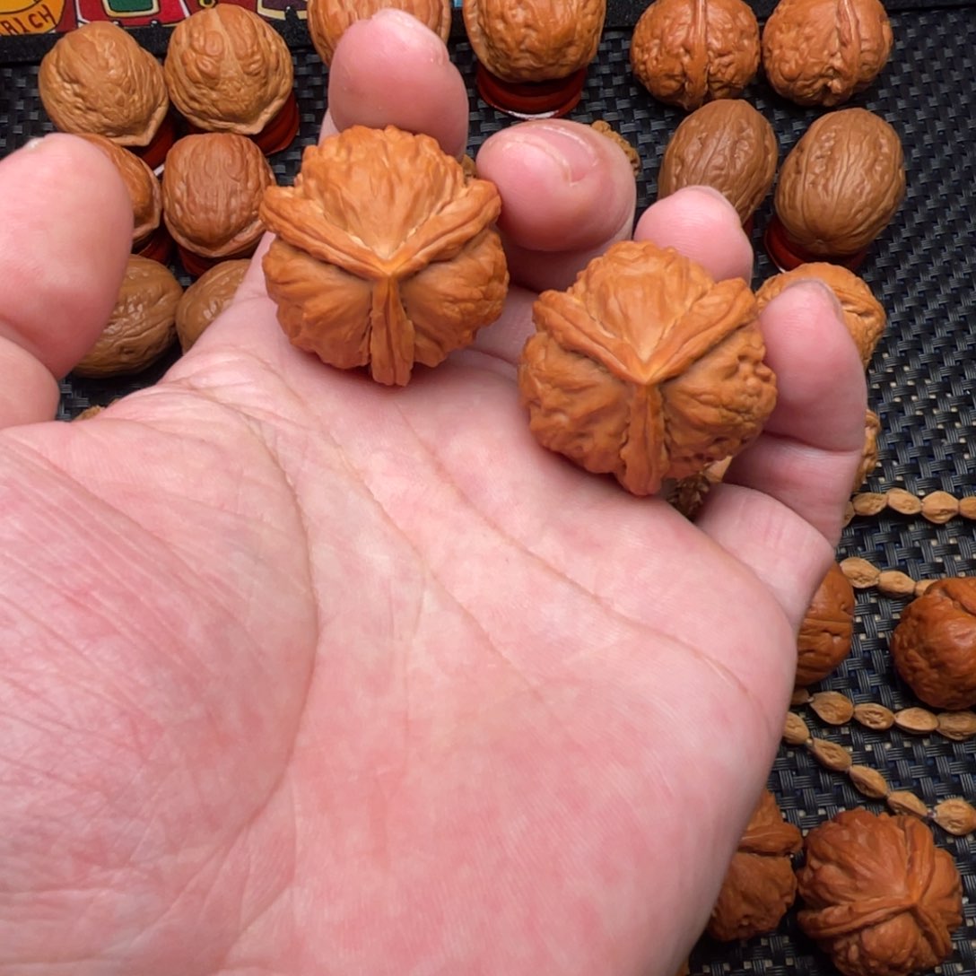 核桃摆件?****?三棱。精品野生小核桃手捻