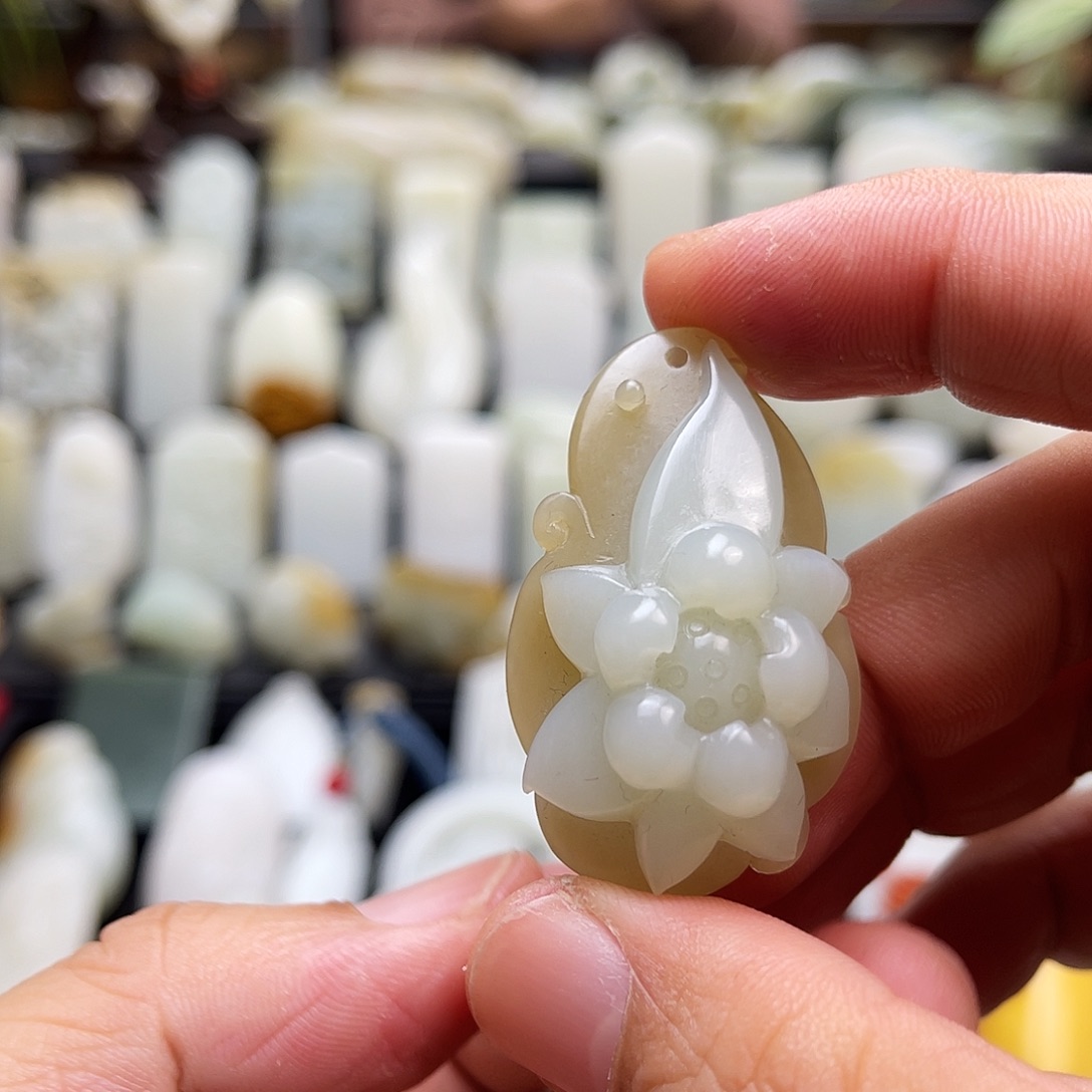 和田玉颈饰未镶嵌