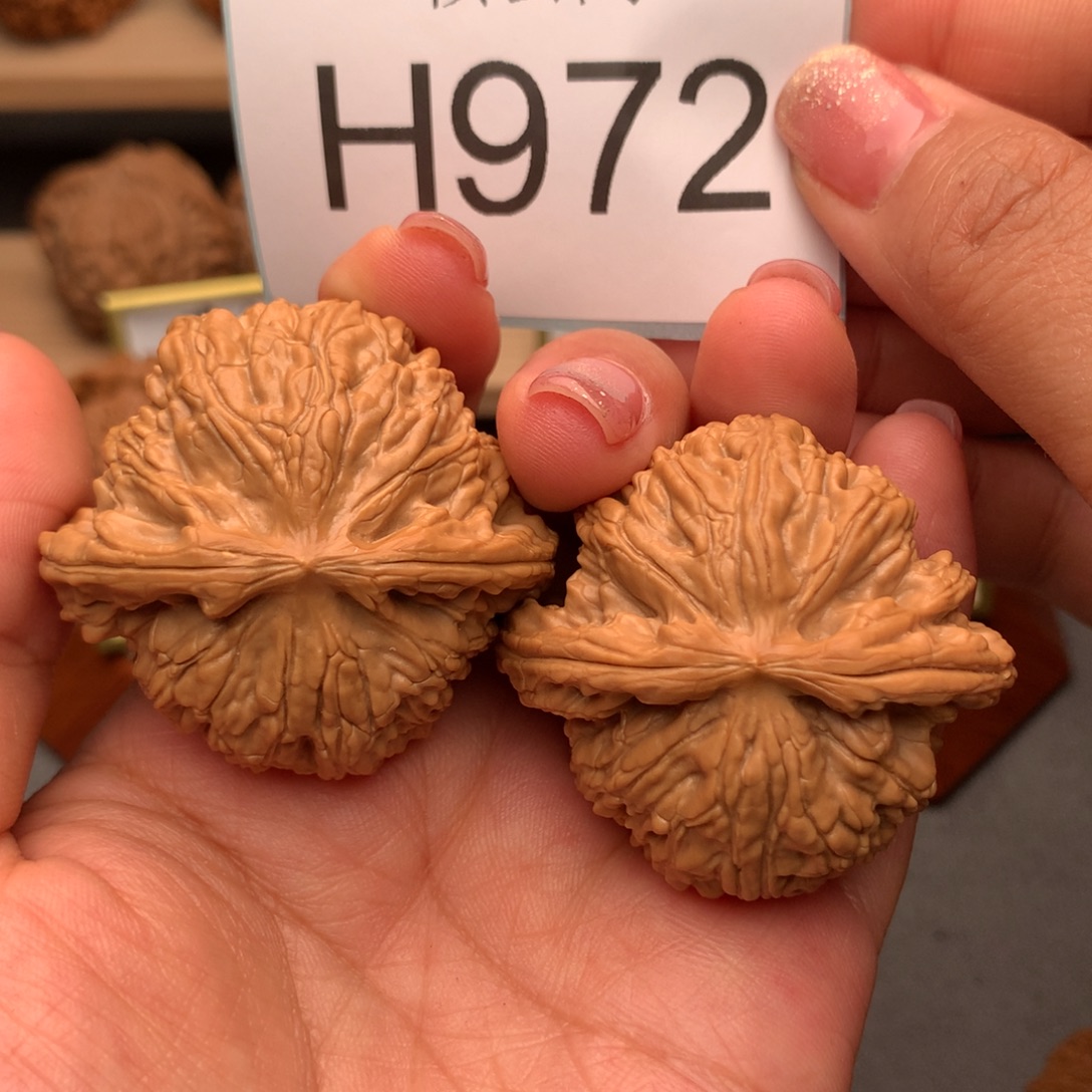 文玩核桃把件46+球白