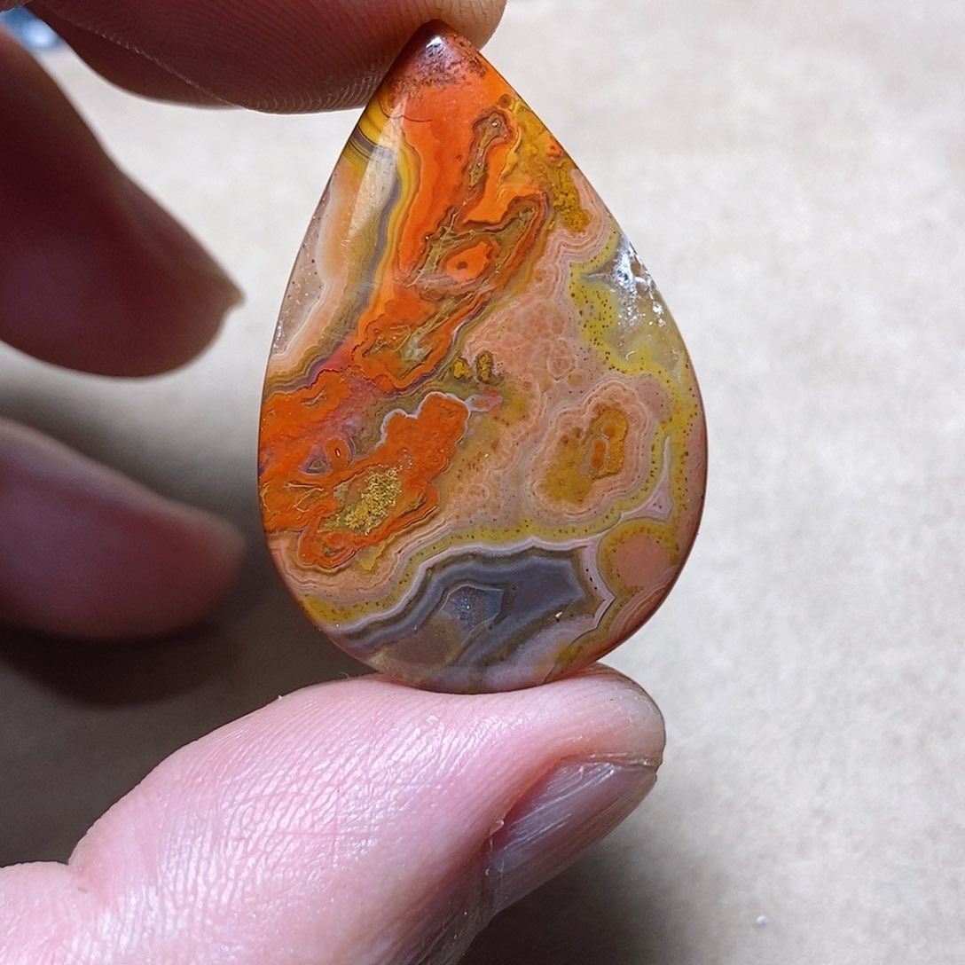 玛瑙/玉髓颈饰未镶嵌笙*