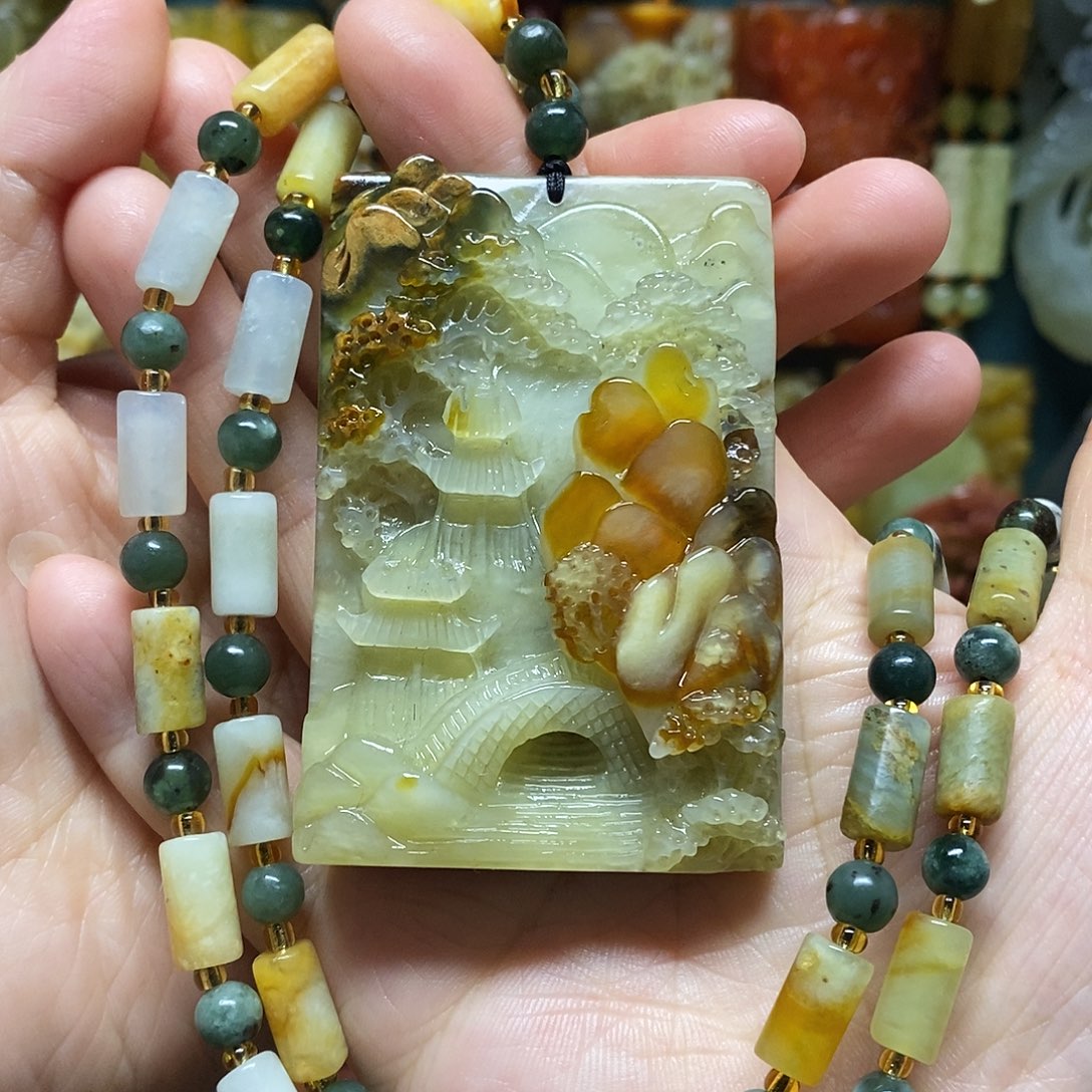 岫玉未镶嵌吊坠(赠链)