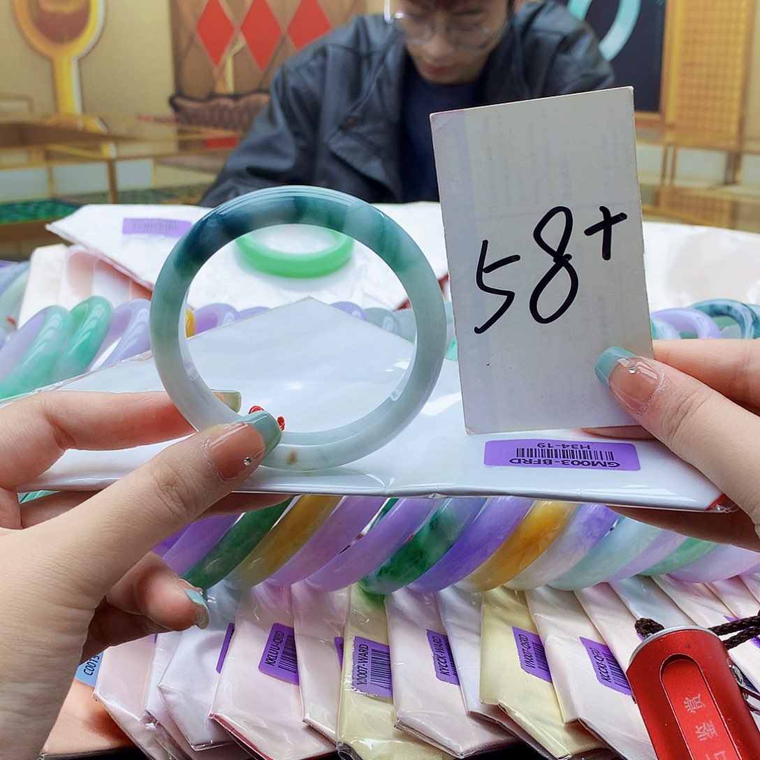 翡翠未镶嵌手镯jn